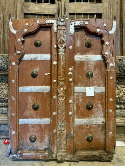 บานหน้าต่างไม้เก่าจากอินเดีย