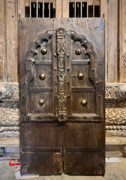 บานหน้าต่างไม้โบราณ