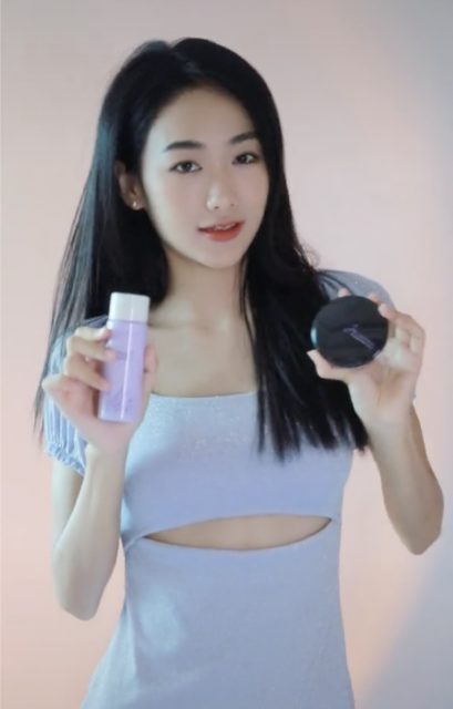 คู่หูผิวสวย น้ำตบเจอเนส +  แป้งเจอเนส (ทดสอบการกันน้ำ)