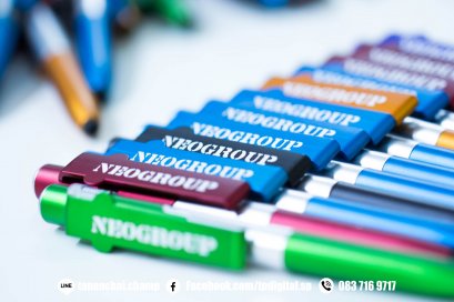 พิมพ์ปากกา พิมพ์โลโก้ลงบนปากกา ลาย NEOGROUP จำนวน 1,000 ชิ้น สกรีนโลโก้สีขาว 1 ตำแหน่ง