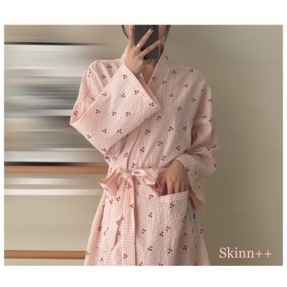 เสื้อคลุมหลังอาบน้ำ รุ่น Cherry Bomb Robe (Knee Length)