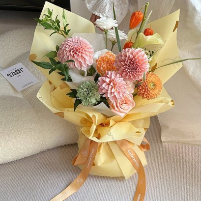 กระดาษห่อช่อดอกไม้ลายหัวใจเนื้อพลาสติกขนาด57*57ซมส่งจากไทย