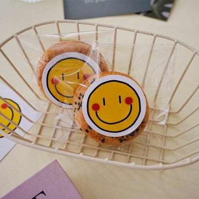 สติกเกอร์กลม หน้ายิ้ม พร้อมส่ง