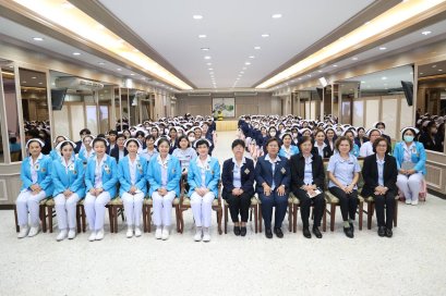 ร.ต.หญิง ธิดานุช เพียรชูชัย ร.น.รองผู้อำนวยการโรงพยาบาลทหารผ่านศึก (ฝ่ายการพยาบาล) ให้การต้อนรับคณะอาจารย์ และนิสิต ในพิธีปฐมนิเทศนิสิตคณะพยาบาลศาสตร์ วัชรพล มหาวิทยาลัยเวสเทิร์น วิทยาเขตวัชรพล