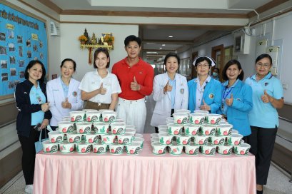 คุณแมน การิน ภัทราภัสร์ และครอบครัว มอบก๋วยเตี๋ยว จำนวน 100 ชุดให้แก่ผู้ป่วยที่พักรักษาตัวอยู่ ณ โรงพยาบาลทหารผ่านศึก 