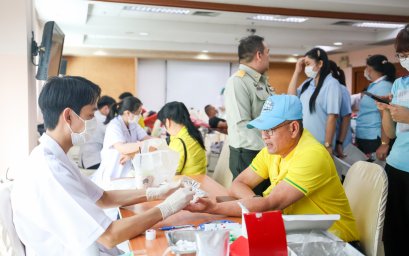 สภากาชาดไทย ร่วมกับโรงพยาบาลทหารผ่านศึก จัดกิจกรรมบริจาคโลหิต ให้กับสภากาชาดไทย เพื่อสำรองให้หน่วยทหาร และประชาชนที่ได้รับบาดเจ็บกรณีเกิดสถานการณ์ฉุกเฉิน