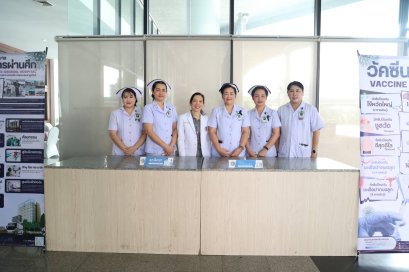 แพทย์หญิงฉัตรสุมาลย์ ตันติกุล รองผู้อำนวยการโรงพยาบาลทหารผ่านศึก (ฝ่ายการแพทย์) และคณะ ออกบูธประชาสัมพันธ์เพื่อแนะนำภารกิจและการดำเนินงานของโรงพยาบาลทหารผ่านศึก