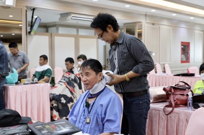 วันที่ 24 กันยายน 2568 มูลนิธิสงเคราะห์ครอบครัวทหารผ่านศึกในพระราชูปถัมภ์สมเด็จพระศรีนครินทราบรมราชชนนี (มสคท.) ร่วมกับ สมาคมช่างผมประเทศไทย นำทีมช่างตัดผม มาให้บริการแก่ทหารผ่านศึกที่พักรักษาตัวอยู่ที่โรงพยาบาลทหารผ่านศึก