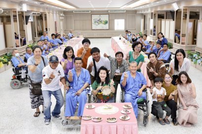 เมื่อวันที่ 17 ตุลาคม 2568 นางสุธรรมา สกุลไทย รองผู้อำนวยการโรงพยาบาลทหารผ่านศึก (ฝ่ายการพยาบาล) เป็นผู้แทนผู้อำนวยการโรงพยาบาลทหารผ่านศึก ให้การต้อนรับ คุณนบกนก กาญจนวิทย์ ในโอกาสเข้าเยี่ยมบำรุงขวัญทหารผ่านศึก