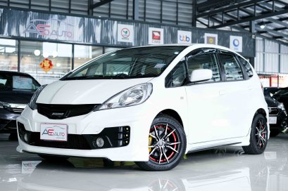 HONDA JAZZ 1.5 V