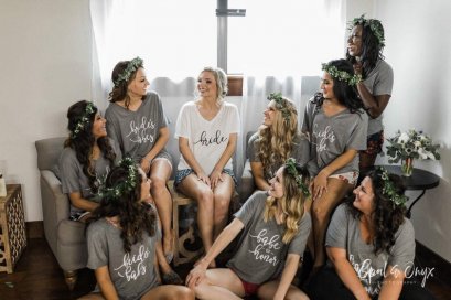 หาเสื้อยืดใส่ ปาร์ตี้สละโสด กันเถอะ !