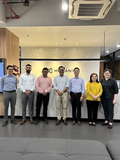 ดร.จุไรรัตน์ ศรีศิริ ผู้บริหารและ คุณรวิสรา ศรีศิริ หัวหน้ากลุ่มงานดิจิตอล โรงเรียนเดอะแคร์การบริบาล ร่วมประชุม Workshop กับ ผู้บริหารบริษัท Pharmcare และ ผู้บริหาร Care 24 India ณ บริษัท Humanica มหาชน จำกัด