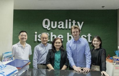 ดร.จุไรรัตน์ ศรีศิริ ผู้บริหารโรงเรียนเดอะแคร์การบริบาลให้การต้อนรับ Mr. Yoshiki Sasaki  CEO บริษัท Medical Informatics และคณะรับฟังบรรยายสรุปและเยี่ยมชมกิจกรรมการเรียนการสอนของโรงเรียน