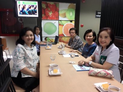 รองนายแพทย์เข้าเยี่ยมชมเดอะแคร์การบริบาล