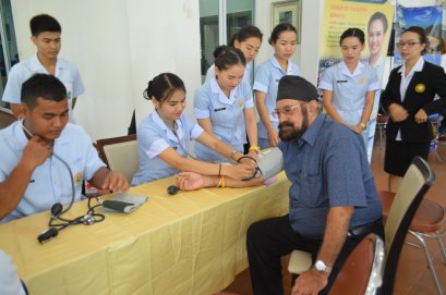 เดอะแคร์ออกบูธตรวจสุขภาพงาน ROTARY SERVING HUMANITY 