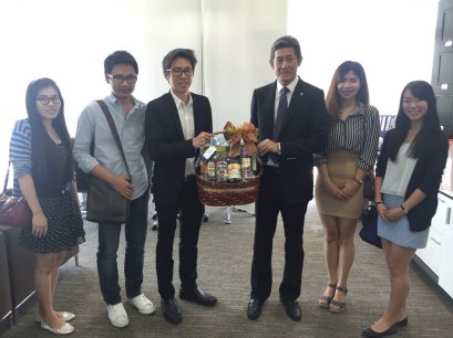 มอบกระเช้าของขวัญสวัสดีปีใหม่ บริษัท อสมท จำกัด (มหาชน)
