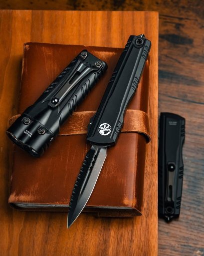 Microtech Surefire DLC Luminary D/E Full Serrated ZBP &amp; Stiletto Pro II Set (1270-3DLCTSET)