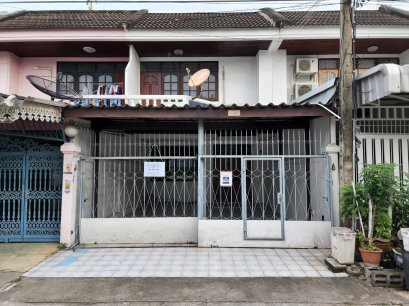 ทำเลดีเกินทางสะดวก!! ปล่อยเช่าทาวน์เฮ้า 2 ชั้น หมู่บ้าน ไพโรจน์ เพียงแค่ 5 นาที ถึง MRTศรีเอี่ยม(สายอนาคต)!!