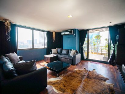 位于市中心的大房间，Benjakitti 花园景观！ 公寓出售Lake Avenue，1 房2 卫，103 平方米，急售！