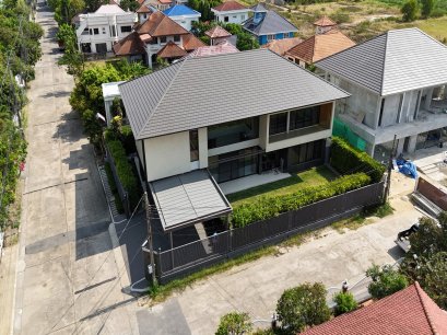 เจ้าของขายเอง! บ้านเดี่ยวหรู รีโนเวทใหม่สไตล์โมเดิร์น พร้อมรายได้ค่าเช่า 210,000 บ./เดือน ขายบ้าน เอเวอร์กรีน วิลล์ บางนา–ตราด 56 (Evergreen Ville)