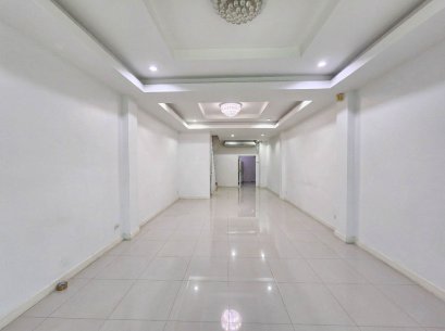 商业投资好机会！Rama 2 巷60 黄金地段 4.5层商业楼 | 占地21平方哇 | 全面积扩建 | 适合家庭办公室、诊所、仓储或企业运营中心 | 靠近 Rama 2 主路、高速及 Kanchanaphisek 外环路