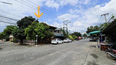 Corner Unit with Extra Space at a Great Price!Twin House for Sale at Baan Pruksa 8 Nakhon Chai Si – 2 Storeys, 36 Sq.wah, Main Road Location, Convenient Access Near Central Salaya