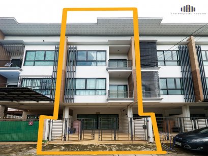 Very worthwhile!! 1st hand condition!! For sale, 3-story commercial building, Soi Phetkasem 69. Completed kitchen addition, clean, beautiful house, very new condition! Near Denla Kindergarten