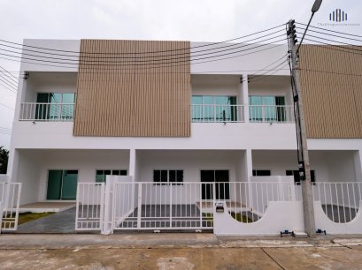 Great Promotion, Tons of Freebies! Brand-New Minimal Style Townhome for Sale – Ar-Lek Home Project, Nong Pak Long, Mueang Nakhon Pathom Near Nakhon Pathom Rajabhat University, 3-meter-high ceiling, parking for 2 cars. Guaranteed peaceful neighborhood,