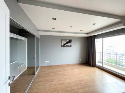 ขายคอนโดแต่งสวย ห้องใหญ่กลางเมือง คอนโดศุภาลัย ปาร์ค เอกมัย-ทองหล่อ (Supalai Park Ekkamai-Thonglor ) 1 นอน 1 น้ำ 67.78 ตร.ม. ติดถนนเพชรบุรี เข้าทองหล่อนิดเดียว ด่วน!!