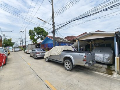 急售！一层独立屋，位置好，近Thanyaburi Khlong 8，土地面积26平方哇，使用面积 90 平方米，2间卧室，1间浴室，2个停车位，屋前宽阔的道路，出行方便房子已准备就绪，状况良好，赶快联系以获得特别优惠吧！