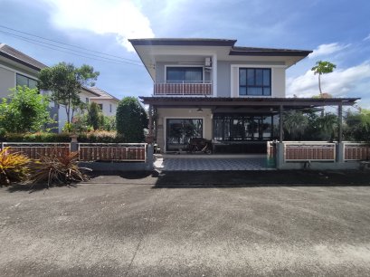 2-story Luxury House with Jacuzzi For Sale 80.8 sq.wah 300 sqm. Corner Plot , Thanasiri Village , Ban Bueng Chonburi