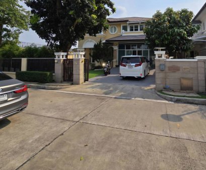 Listed By Owner! Privacy is Luxury! Only 2 Houses in Alley!! 141 Sq.W 5BR 4BA House for SALE at Nantawan Suanluang Rama 9