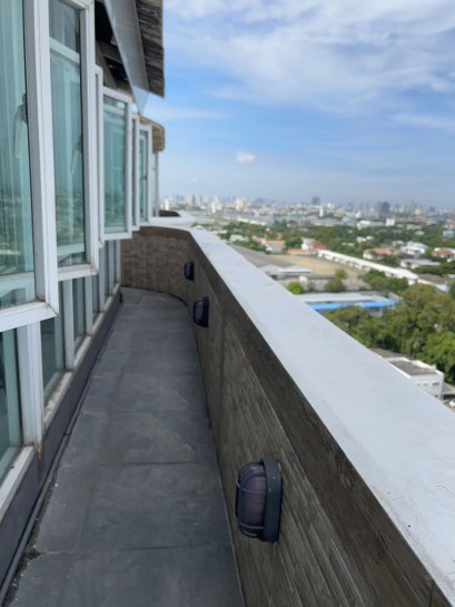 สภาพห้องใหม่เอี่ยมแกะกล่อง! ขายคอนโดเคนซิงตัน เพลส (KENSINGTON PLACE) 200.87 ตร.ม. 3 ห้องนอน 3 ห้องน้ำ ระเบียงรอบห้อง ลมโคตรดี ใกล้ศูนย์ราชการ! ไม่กี่เมตรถึงรถไฟฟ้าสายสีชมพู