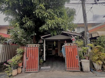 Prime Location, Affordable Price!!! Townhome for Sale at Rattanathibet Village – 2-Storey, 2 Bedrooms, Perfect for Renovation!