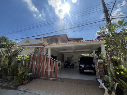 Complete Functions, Plenty of Usable Space!!! House for sale in Chom Ploen Village, Soi Setthakit Village 46 Well-extended areas, perfect for a large family, ready to move in immediately!