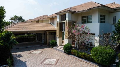 Largest Plot in Project! Private Garden View, No Houses Across!! 5BR 6BA 235.7 Sq.Wah House for Rent at Nusasiri Sathorn-Wongwaen, Across British Columbia International School