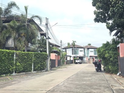ใกล้โรงเรียนนานาชาติ!!! และนิคมอุตสาหกรรม พัทยา!! ขายบ้าน 2 ชั้น หมู่บ้านฟลอเรสต้า 9 (แหลมฉบัง)ถ. ทุ่งกราด ตำบลบางละมุง อำเภอบางละมุง ชลบุรี
