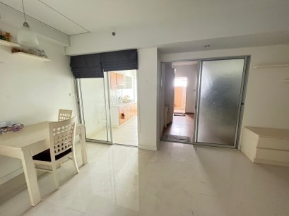 Commercial Building for Sale – 4 Connected Units on Thepharak Road (Triumph Center Area) 4.5 floor With 5-Ton Crane | Ideal for Warehouse & Factory | Truck Access Available