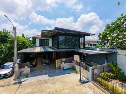 Luxury Private Living Corner House for Sale Mantana Pracha Uthit 72 Perfect Family Home with Private Pool and Full Solar System