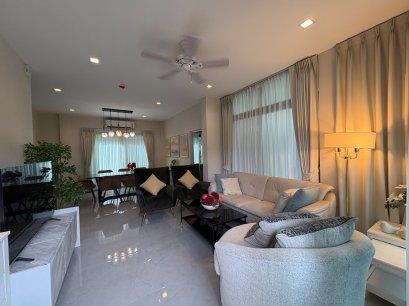 Corner Unit · Beautifully Decorated · Private Garden! Luxury Detached House for Rent – Bangkok Boulevard Chaengwatthana–Ratchaphruek 71.4 sq.wah | 5 Bedrooms | 4 Bathrooms Near Singapore International School of Bangkok (SISB) · Near Robinson Ratchaphruek 