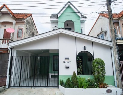 sell luxury house !! The best price at Prime location in Suwinthawong-Nong Chok, Soi Yuwittaya 18. At Amornsap Village,2 stories, 23.3 land area, 102