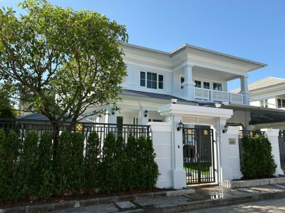 Luxury Detached House for Rent "Nantawan Rama 9 - On Nut" Experience an elevated lifestyle in a prime location. Connecting Rama 9 - Sukhumvit, near International Schools and Suvarnabhumi Airport. Beautifully decorated with premium built-ins&mdash;the