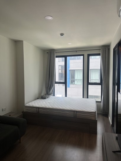 Corner Unit Condo for Sale – Fully Furnished & Move-In Ready!The Origin Raminthra 83 Station – Modern Low-Rise Living, Just Steps from the Pink Line!
