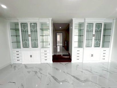 出租沙吞市中心 Yenakart 优质地段五层独栋住宅｜Yenakart Residence 土地面积 41 平方哇，6 间卧室，6 间浴室，可停 3 辆车，备保姆房！急租