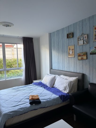 黄金地段！出售华欣Baan Koo Kiang公寓，市中心，海滩对面。投资良机，自住皆宜。