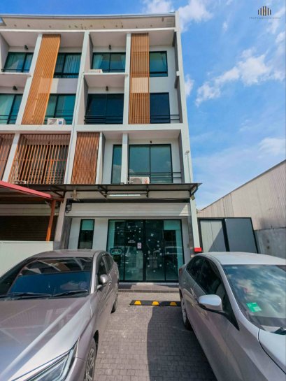 ตึกมุมหายาก ทำเลการค้า ดีที่สุดในรามอินทรา ! เหมาะสำหรับทำHome ออฟฟิศ ,Clinic หรือทำการค้า !! ขายอาคารพาณิชย์4ชั้น 34.8 ตร.วา พท.ใช้สอย 250 ตร.ม