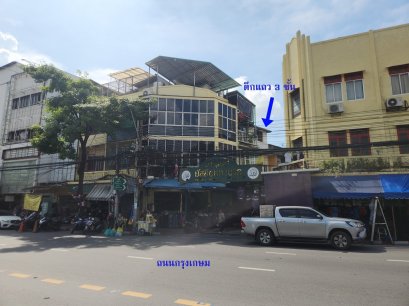 **Commercial Shophouse for Sale – Bobae / Krung Man Alley (Mahanak Mosque) Directly Opposite Bobae Bridge 4  3-Storey Commercial Building Only 10 m. from the Main Road • Perfect for Storage, Wholesale &amp; Online Business