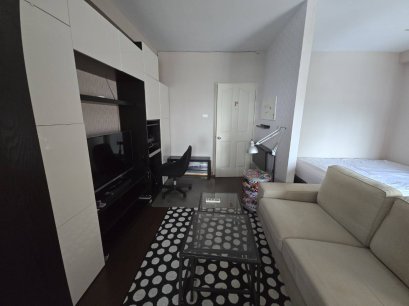 Renovate and decorate worth 200,000 bath !! Unit for​ Sales​ City home Srinakarin 10th floor, Area 29.9 Sq.m. nearly MRT Yellow Line just 5 minute