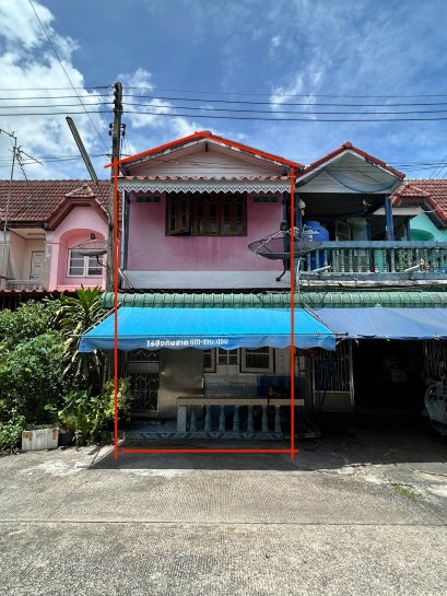 This 2-storey townhome is located in a vibrant community and has been fully extended both at the front and back, maximizing usable space. Sale 2-Storey Townhome in Suan Thip 1, Sampran Nakhon Prathom– Fully Extended, Ideal for Living or Small Business