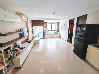 For Sale !!! Condo at J.W. City Ratchada 32, centrally located on Ratchadaphisek Road, surrounded by various amenities. Whether for personal living or investment, this is a great choice. The unit is a corner room on the 2nd floor, offering 2 bedrooms